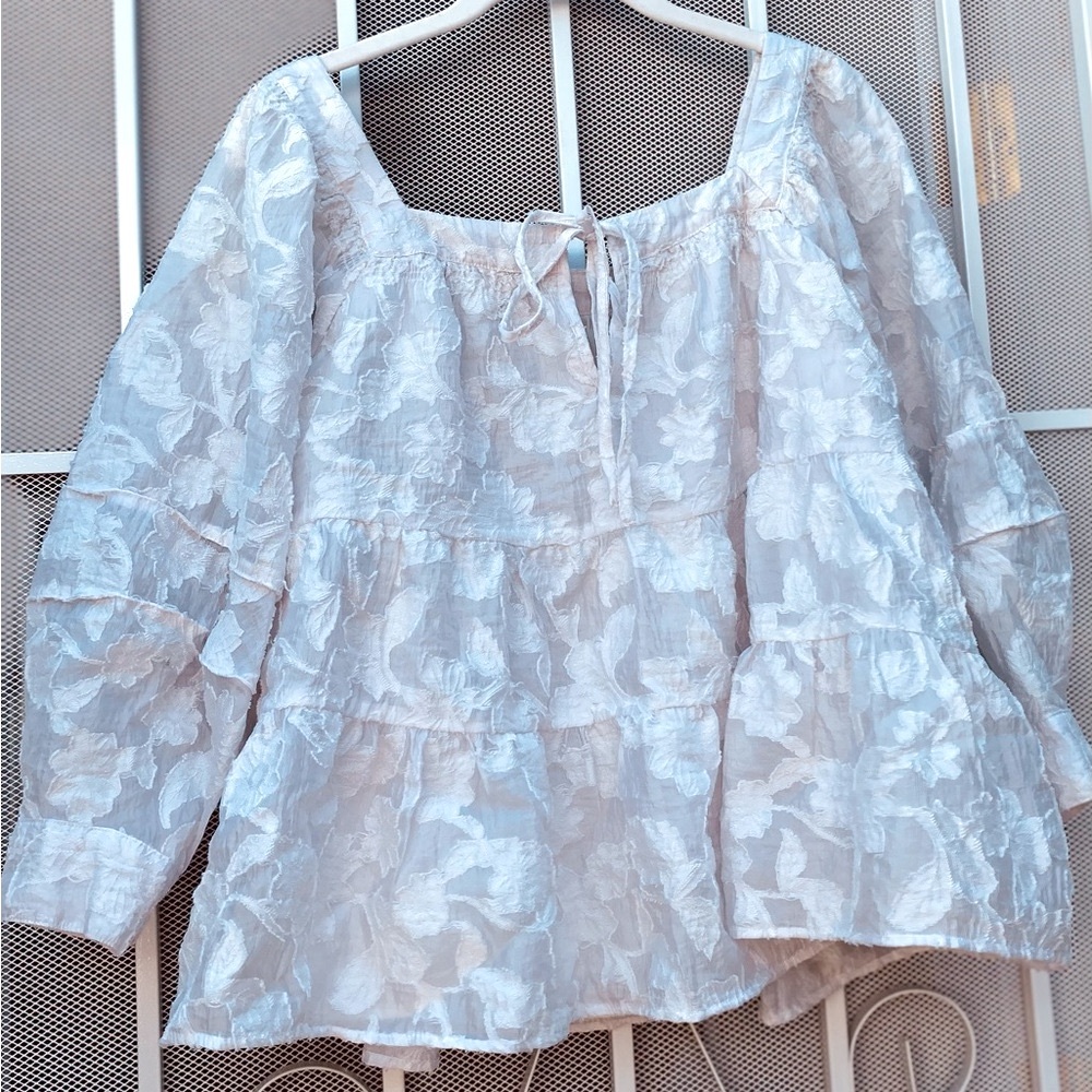 Moon River Cream Floral Blouse. XS - Picture 5 of 9